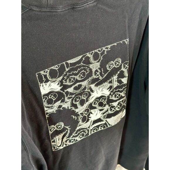 Kaws x Sesame Street Crewneck | Size Medium | Uniqlo UT Graphic Shirt - Picture 3 of 4
